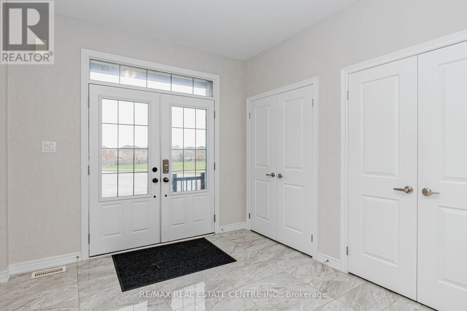 1332 Blackmore Street, Innisfil, Ontario  L9S 0J8 - Photo 3 - N13659366
