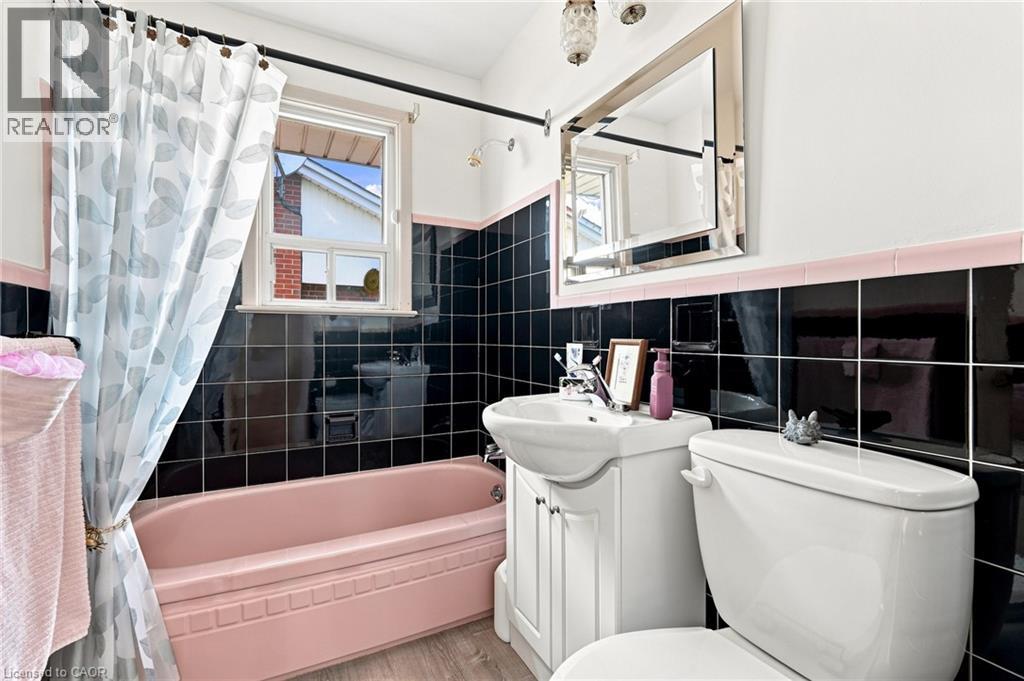 241 East 44th Street, Hamilton, Ontario  L8T 3H7 - Photo 20 - 40854492