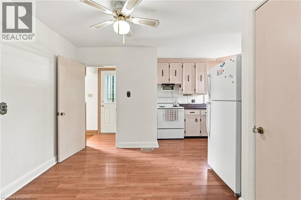 241 East 44th Street, Hamilton, Ontario  L8T 3H7 - Photo 11 - 40854492