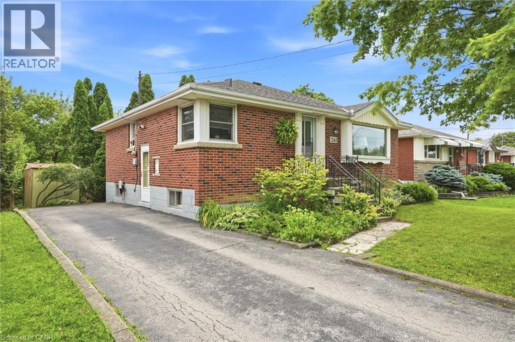 241 East 44th Street, Hamilton, Ontario  L8T 3H7 - Photo 2 - 40854492
