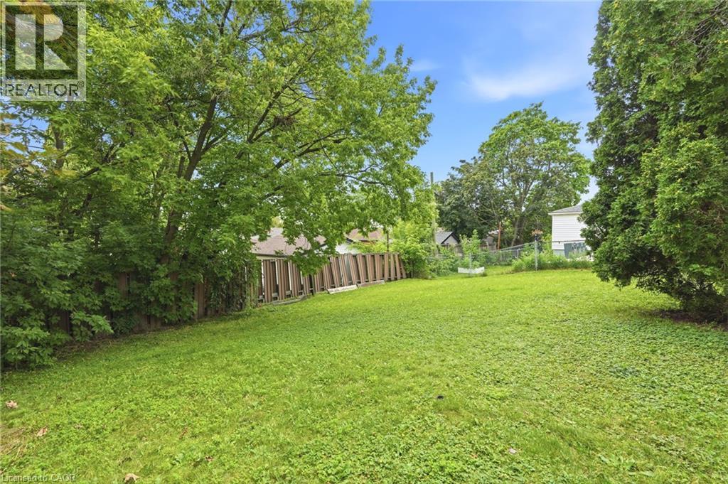 241 East 44th Street, Hamilton, Ontario  L8T 3H7 - Photo 27 - 40854492