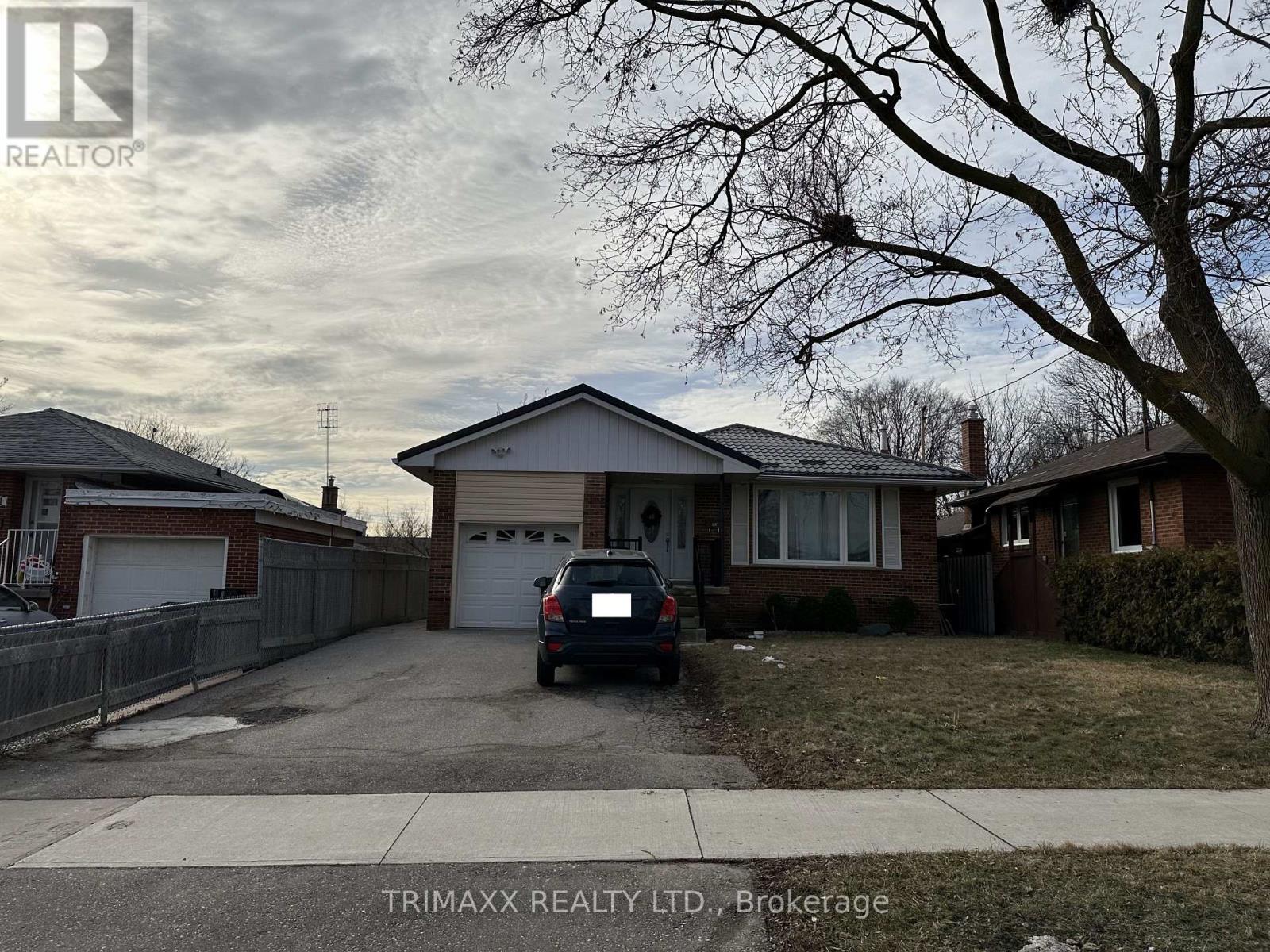 BSMT - 93 JEFFCOAT DRIVE, Toronto, Ontario