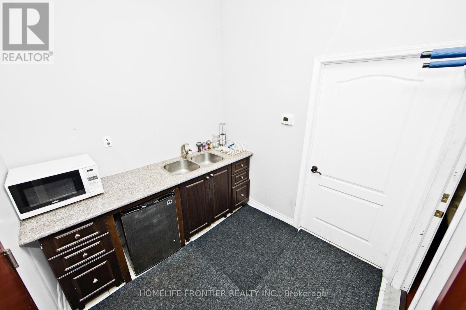 109 - 19 Woodbine Downs Boulevard, Toronto, Ontario  M9W 6N5 - Photo 12 - W13659228