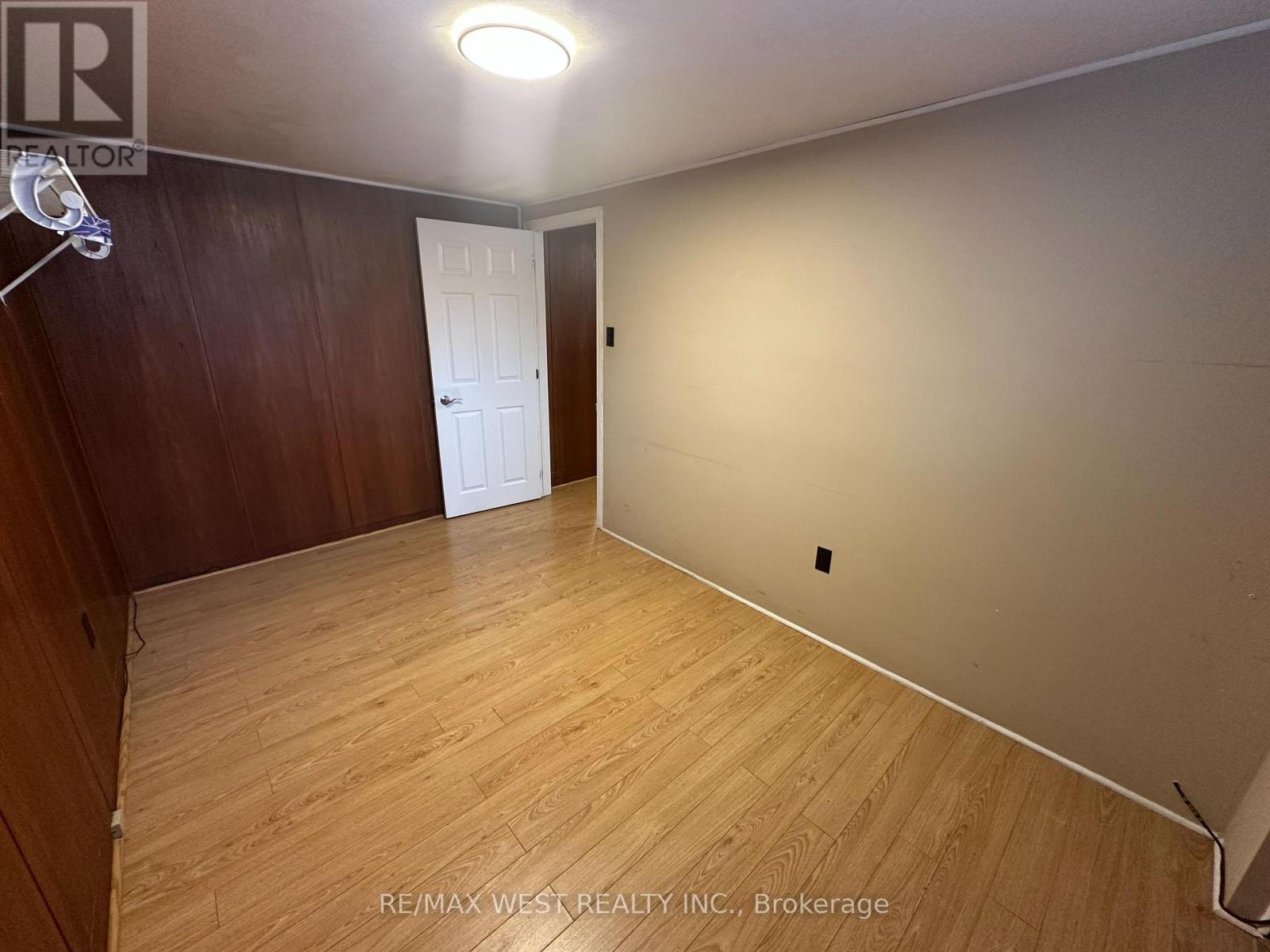 Lower - 28 Snider Avenue, Toronto, Ontario  M6E 4R9 - Photo 11 - W13659276