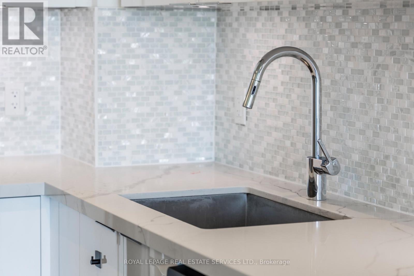2019 - 30 Shore Breeze Drive, Toronto, Ontario  M8V 0J1 - Photo 19 - W13659346
