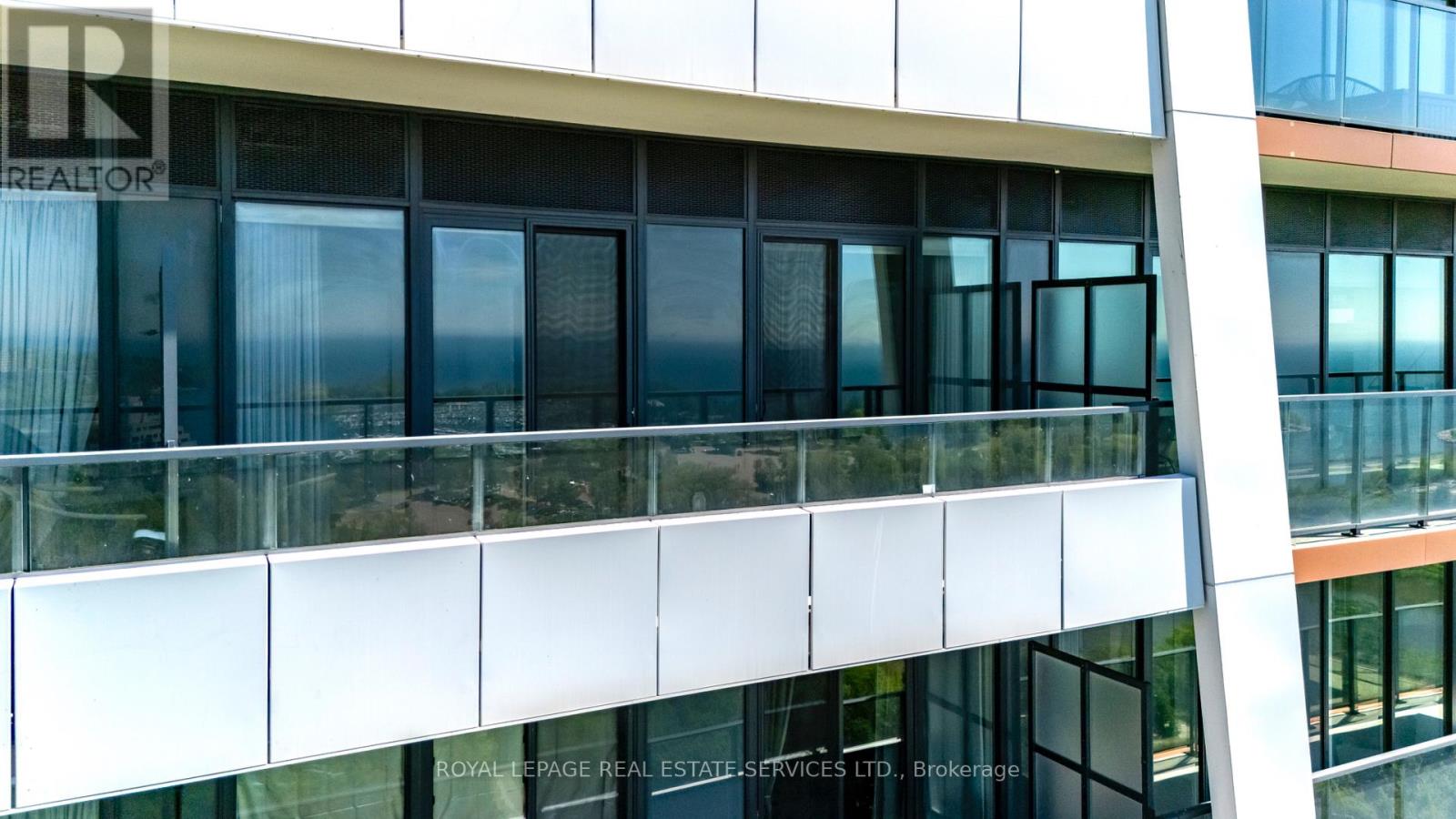2019 - 30 Shore Breeze Drive, Toronto, Ontario  M8V 0J1 - Photo 3 - W13659346
