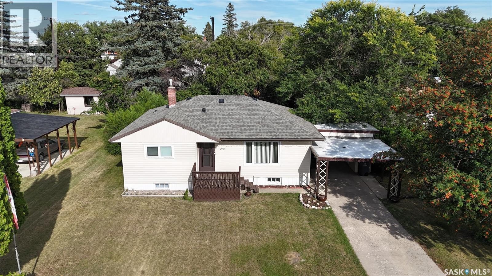 219 Thomson Street, Outlook, Saskatchewan  S0L 2N0 - Photo 2 - SK045160