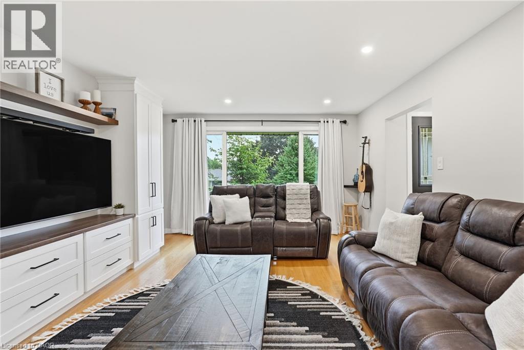 10 Taylor Crescent, Dundas, Ontario  L9H 6B3 - Photo 4 - 40854759