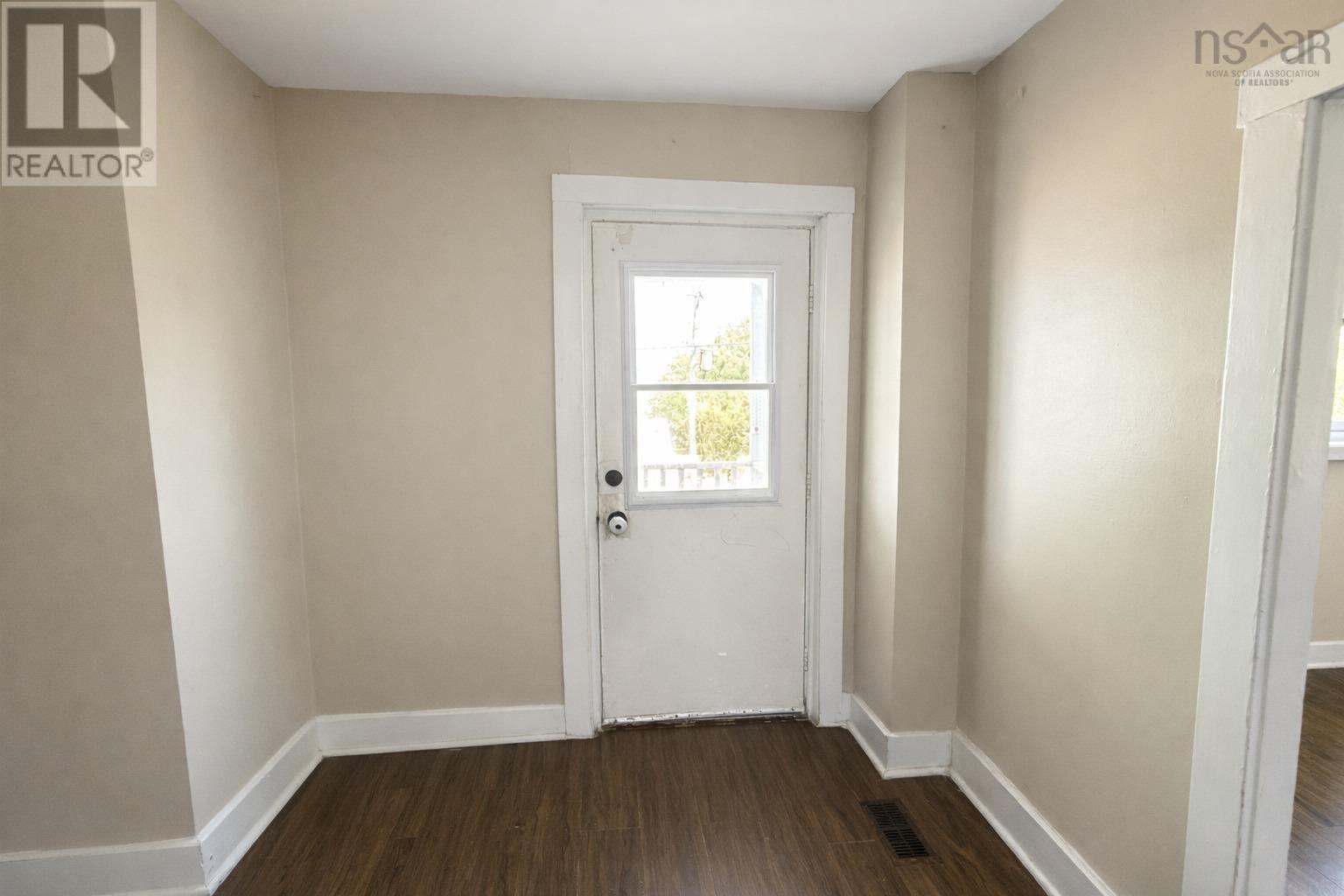 30-32 West Pleasant Street, Amherst, Nova Scotia  B4H 1E4 - Photo 7 - 202615239