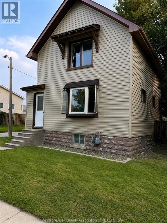 1597 Bruce, Windsor, Ontario