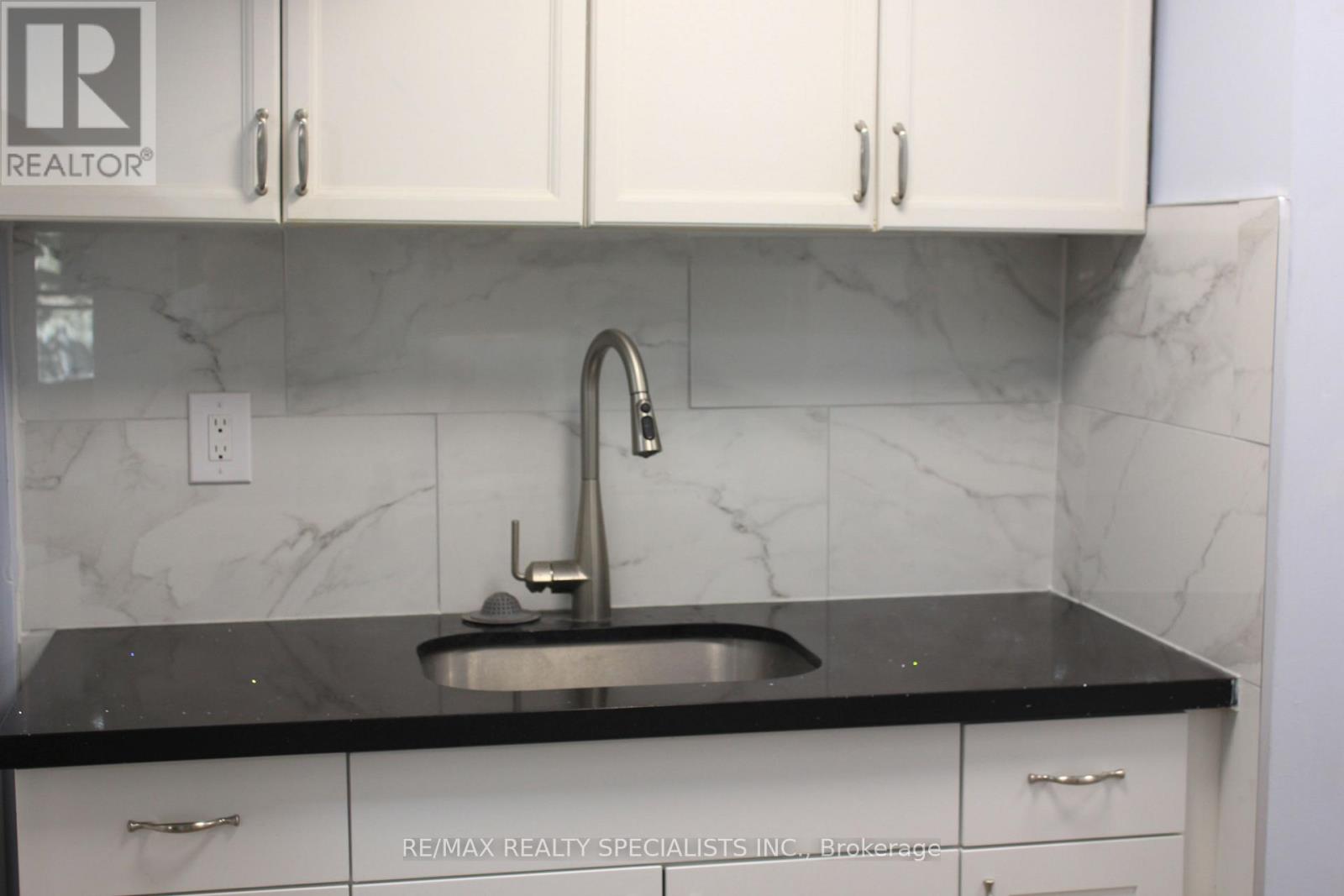 Lower - 12 Woodgrove Court, Barrie, Ontario  L4M 5B6 - Photo 15 - S13637460