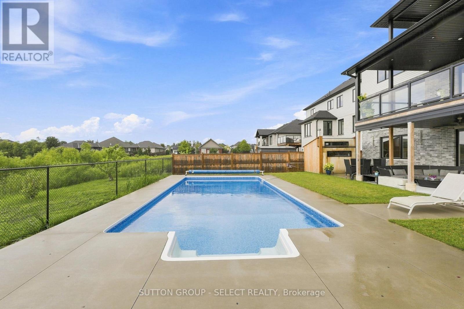 17 Arrowwood Path, Middlesex Centre, Ontario  N0M 2A0 - Photo 5 - X13659442
