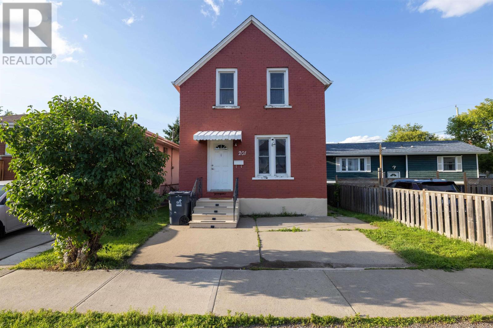 201 Cumming ST, Thunder Bay, Ontario