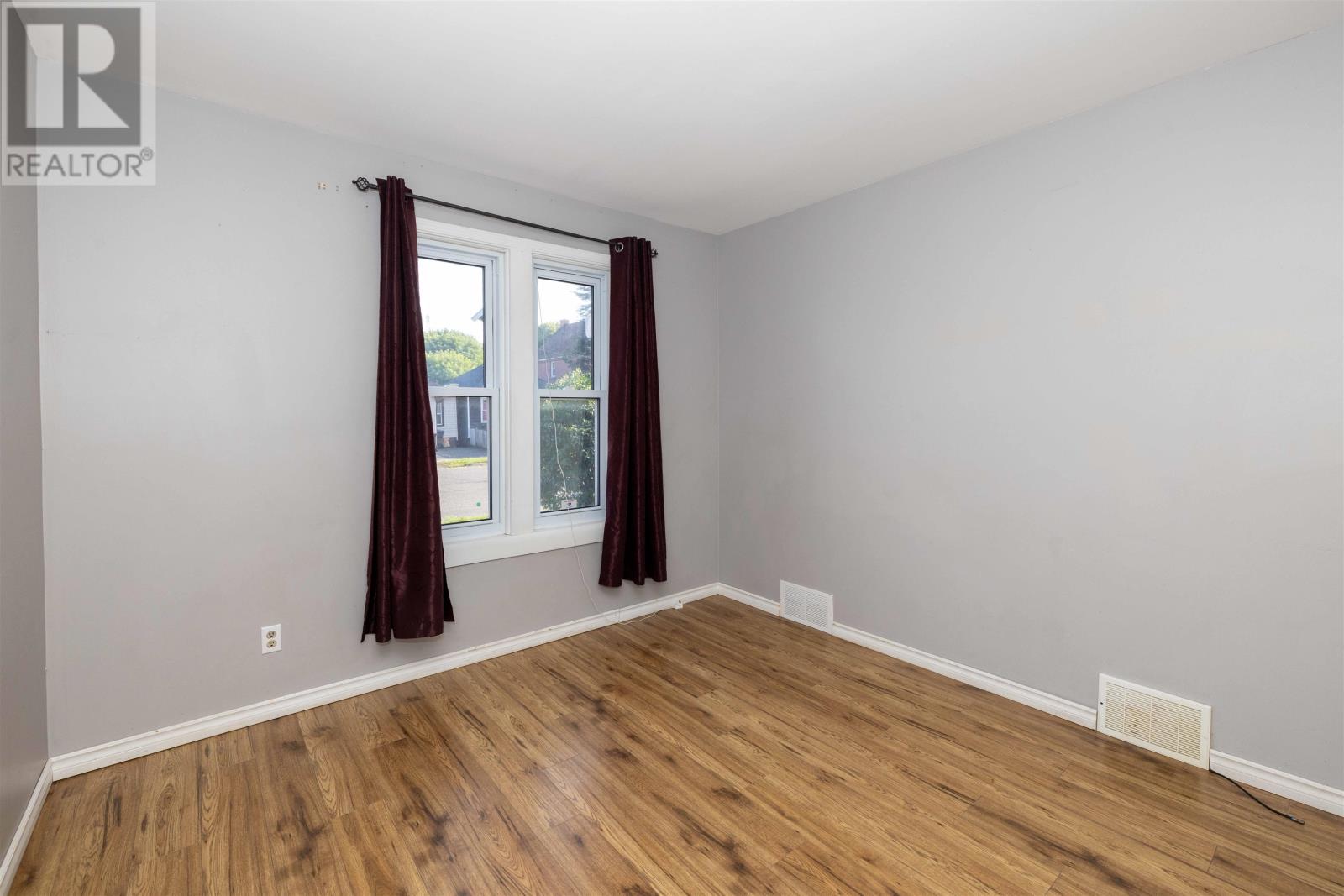201 Cumming St, Thunder Bay, Ontario  P7C 1N8 - Photo 4 - TB2602311