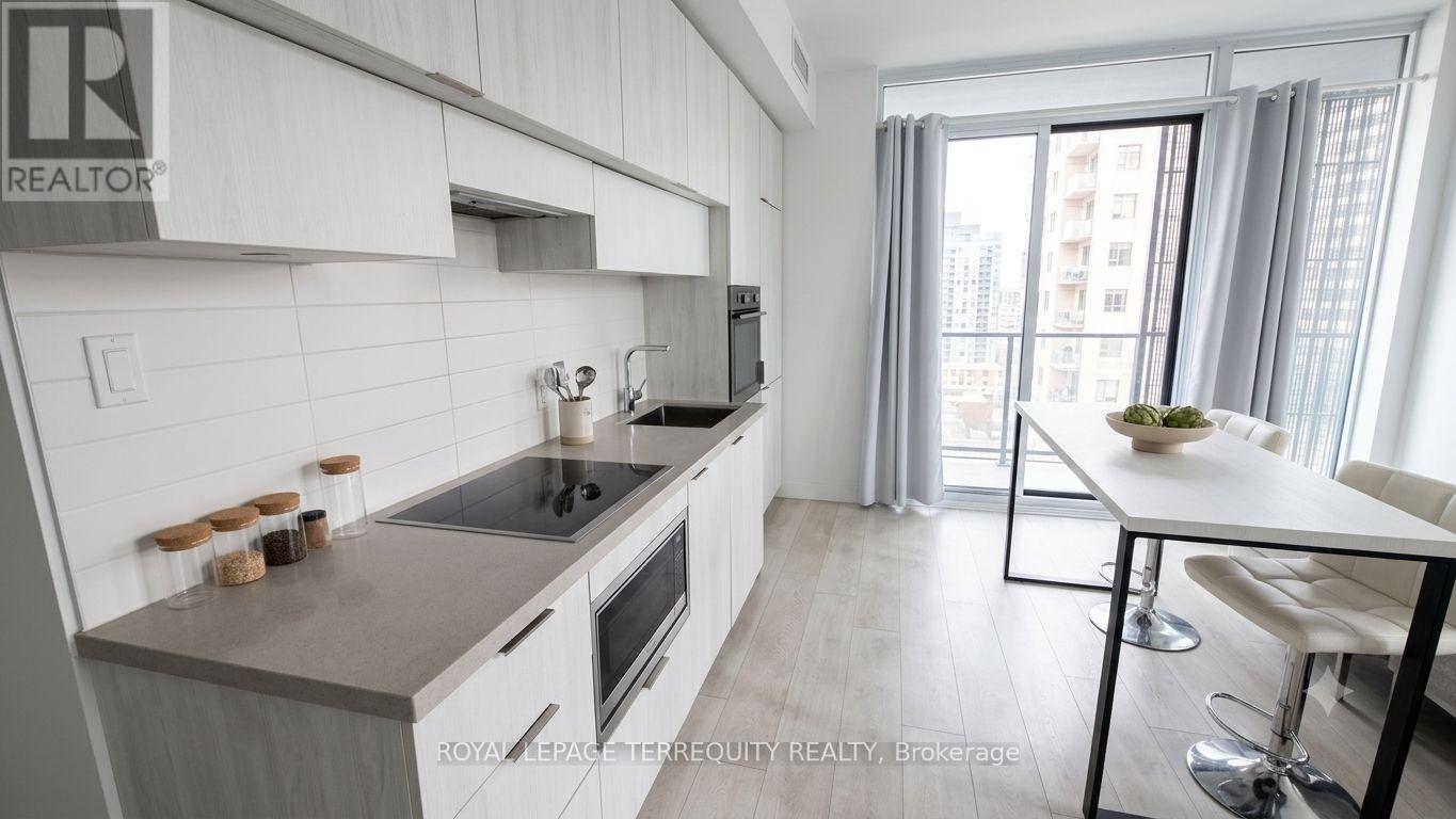 505 - 8 Eglinton Avenue E, Toronto, Ontario  M4P 0C1 - Photo 3 - C13659394