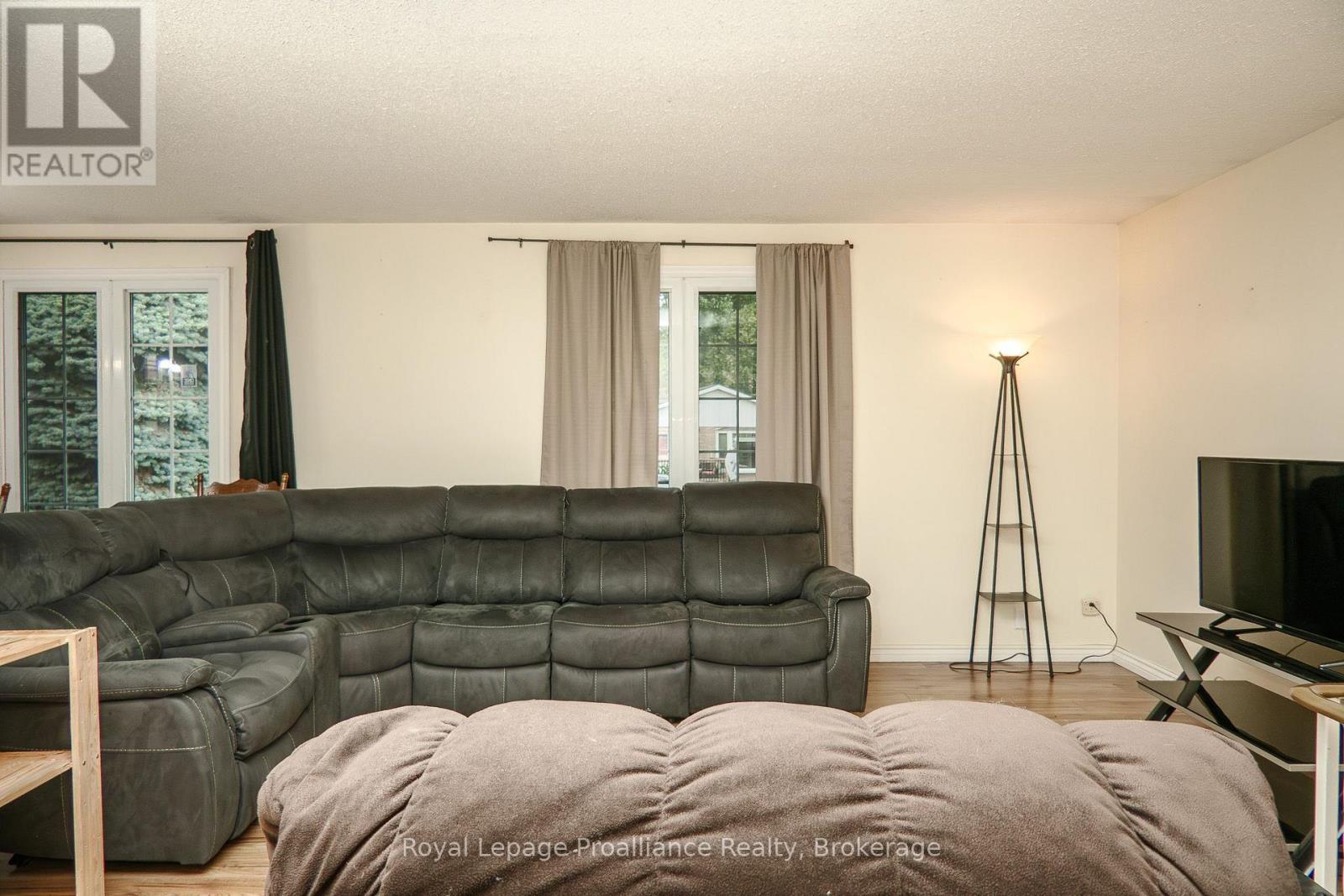 5 Van Alstine Drive, Quinte West, Ontario  K8V 6K4 - Photo 12 - X13659470