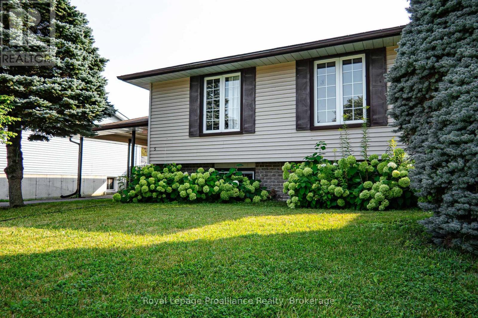5 Van Alstine Drive, Quinte West, Ontario  K8V 6K4 - Photo 5 - X13659470