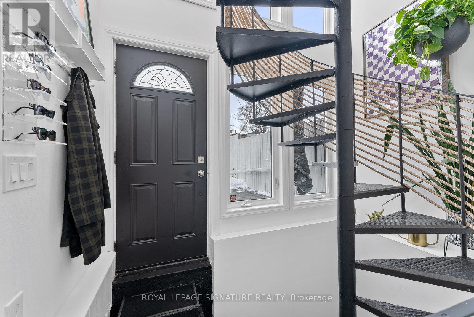 28 Minto Street, Toronto, Ontario  M4L 1B6 - Photo 14 - E13659384