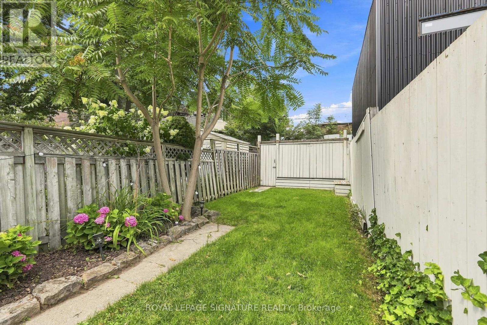28 Minto Street, Toronto, Ontario  M4L 1B6 - Photo 24 - E13659384