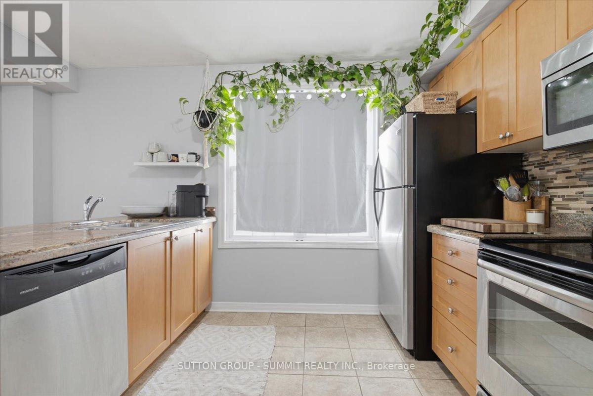 201 - 25 Strangford Lane, Toronto, Ontario M1L 0E5 - Photo 10 - E13659398
