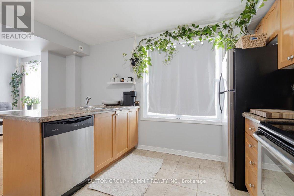 201 - 25 Strangford Lane, Toronto, Ontario M1L 0E5 - Photo 11 - E13659398