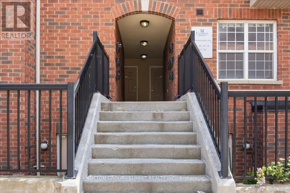 201 - 25 Strangford Lane, Toronto, Ontario M1L 0E5 - Photo 2 - E13659398