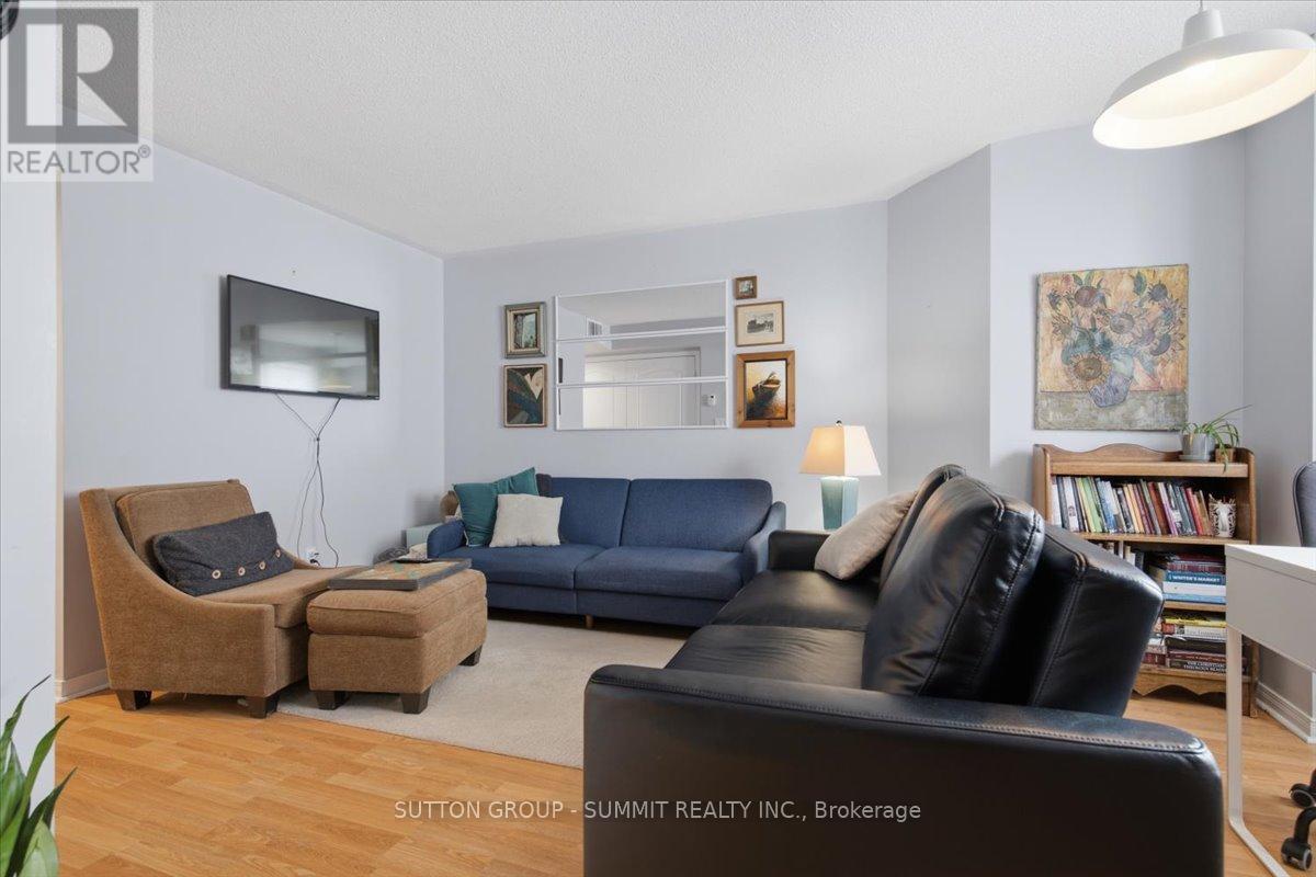 201 - 25 Strangford Lane, Toronto, Ontario M1L 0E5 - Photo 4 - E13659398