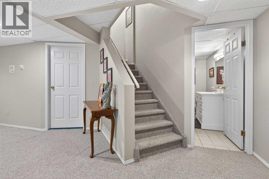 935 Shawnee Drive SW, Calgary, Alberta  T2Y 2G9 - Photo 35 - A2314560