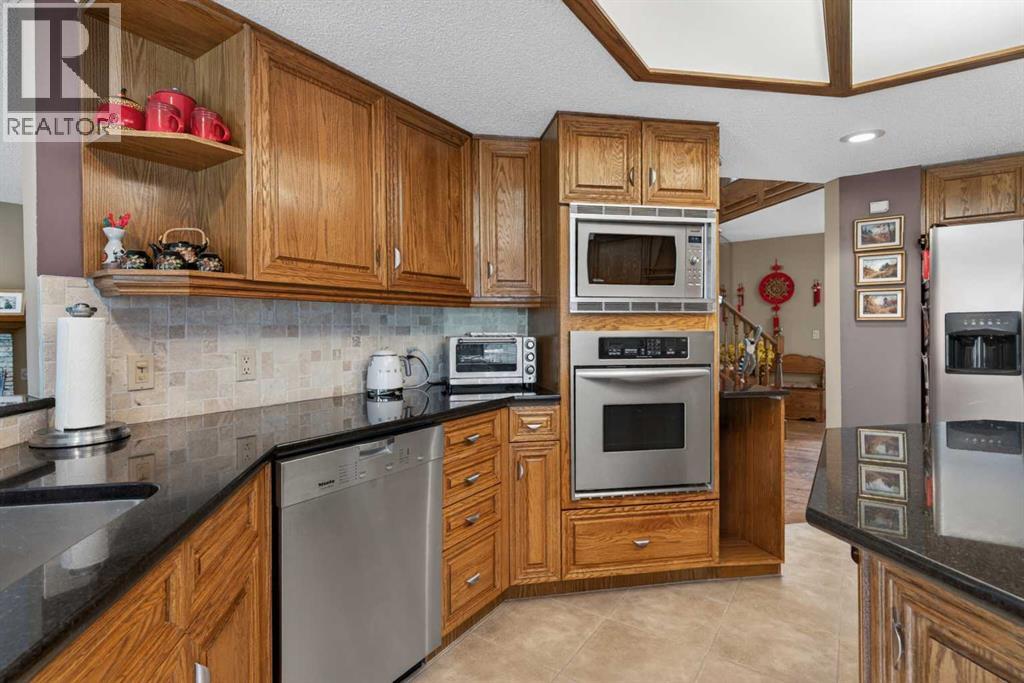 935 Shawnee Drive SW, Calgary, Alberta  T2Y 2G9 - Photo 11 - A2314560