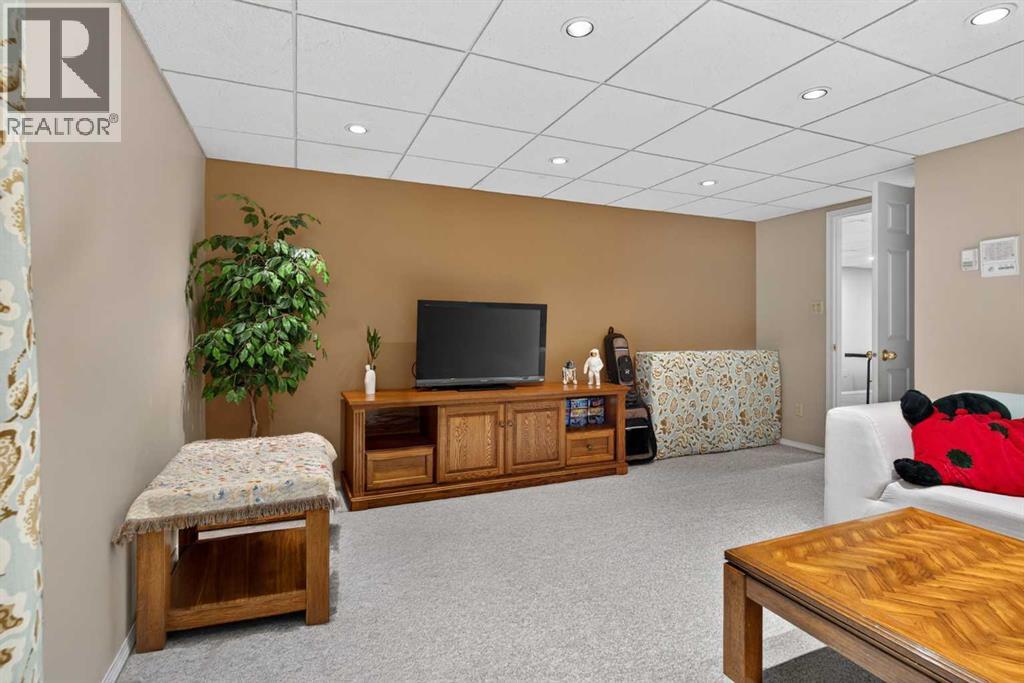 935 Shawnee Drive SW, Calgary, Alberta  T2Y 2G9 - Photo 42 - A2314560