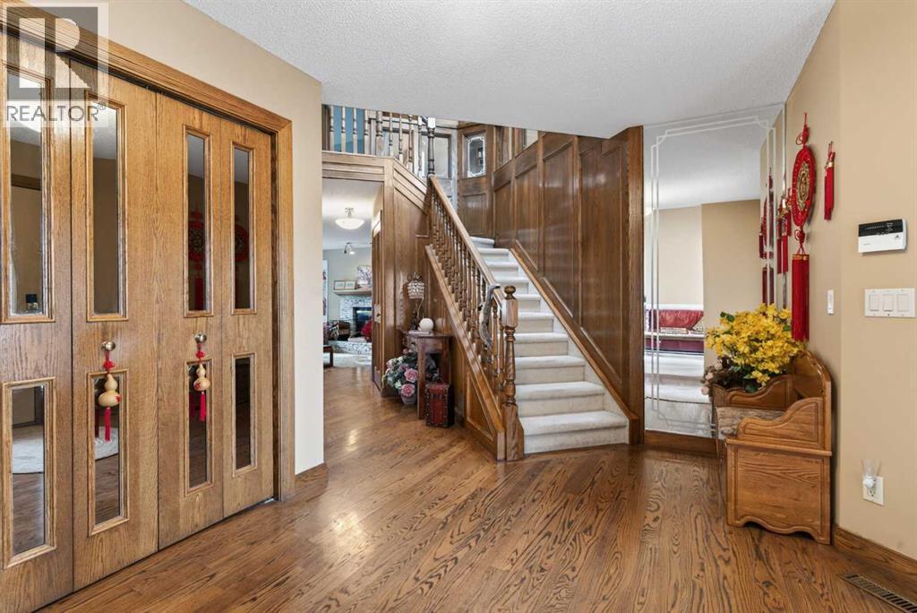 935 Shawnee Drive SW, Calgary, Alberta  T2Y 2G9 - Photo 4 - A2314560