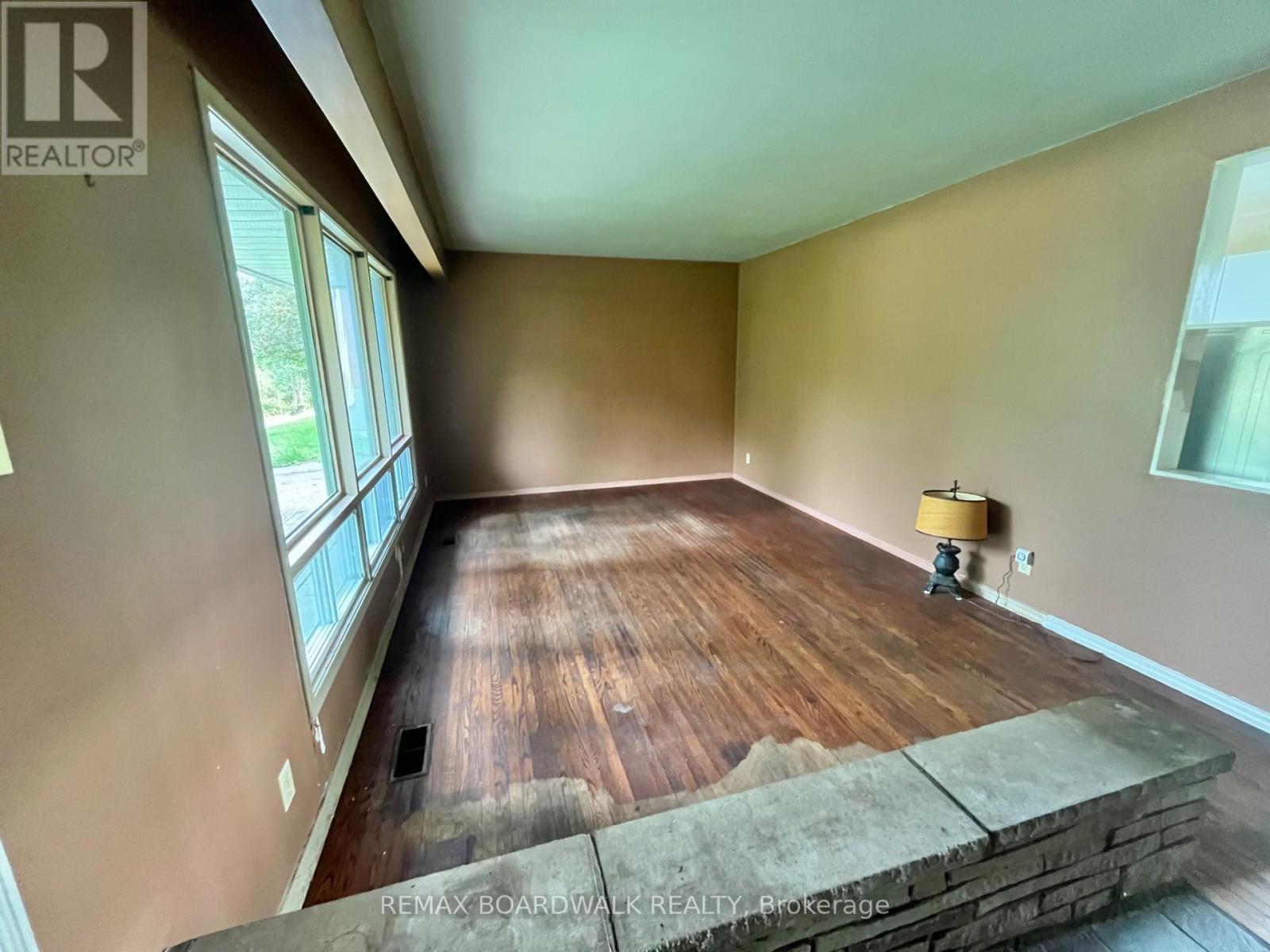 1363 Duford Drive, Ottawa, Ontario  K1E 1E3 - Photo 5 - X13659466