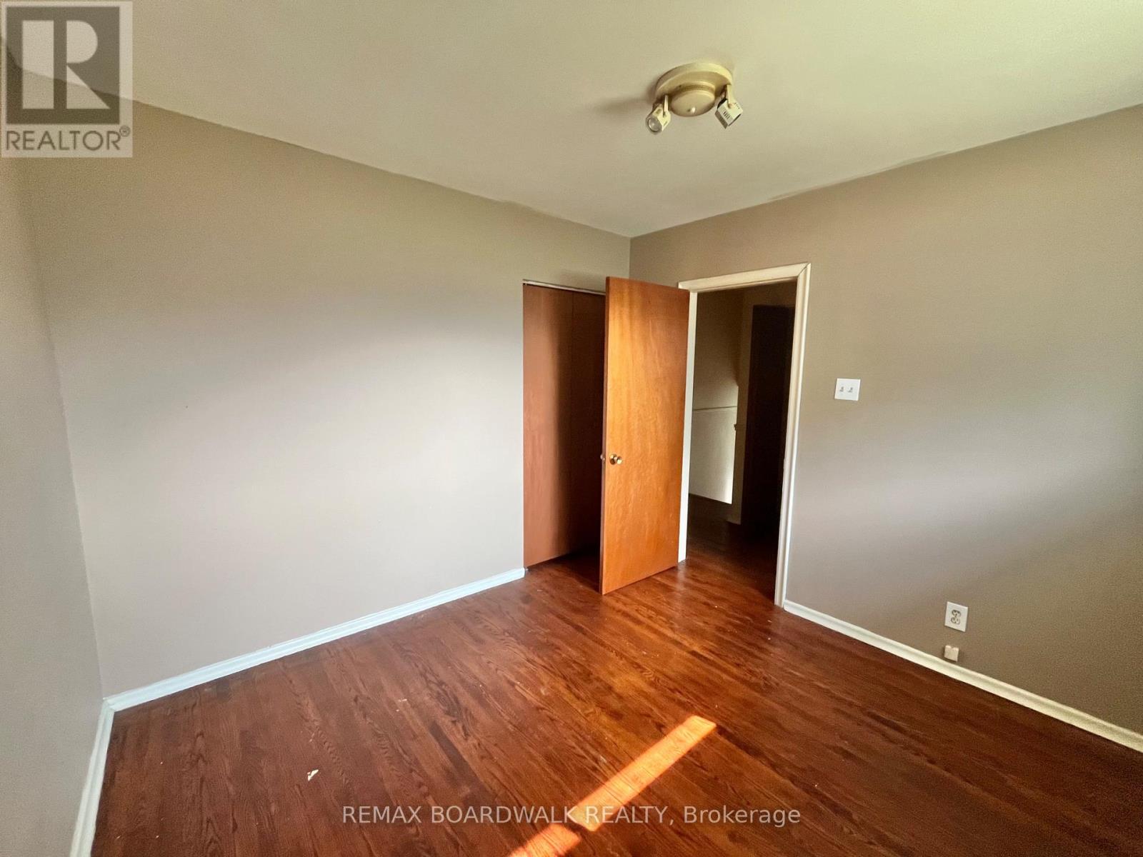 1363 Duford Drive, Ottawa, Ontario  K1E 1E3 - Photo 9 - X13659466