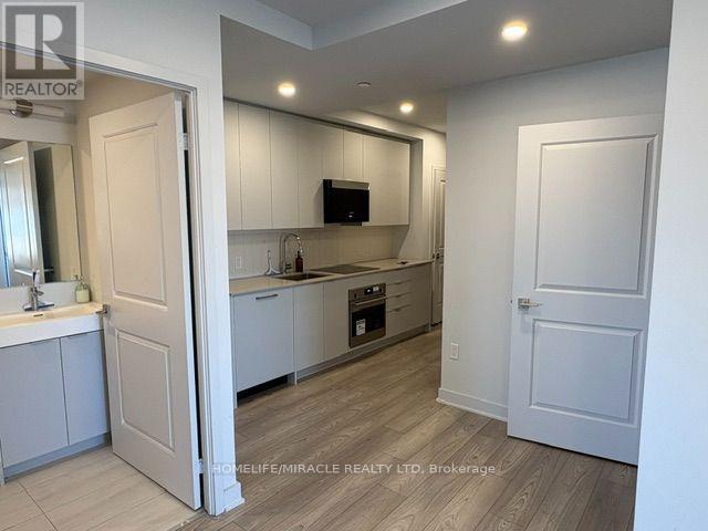 3002 - 2920 Highway 7, Vaughan, Ontario  L4K 0P4 - Photo 2 - N13659378