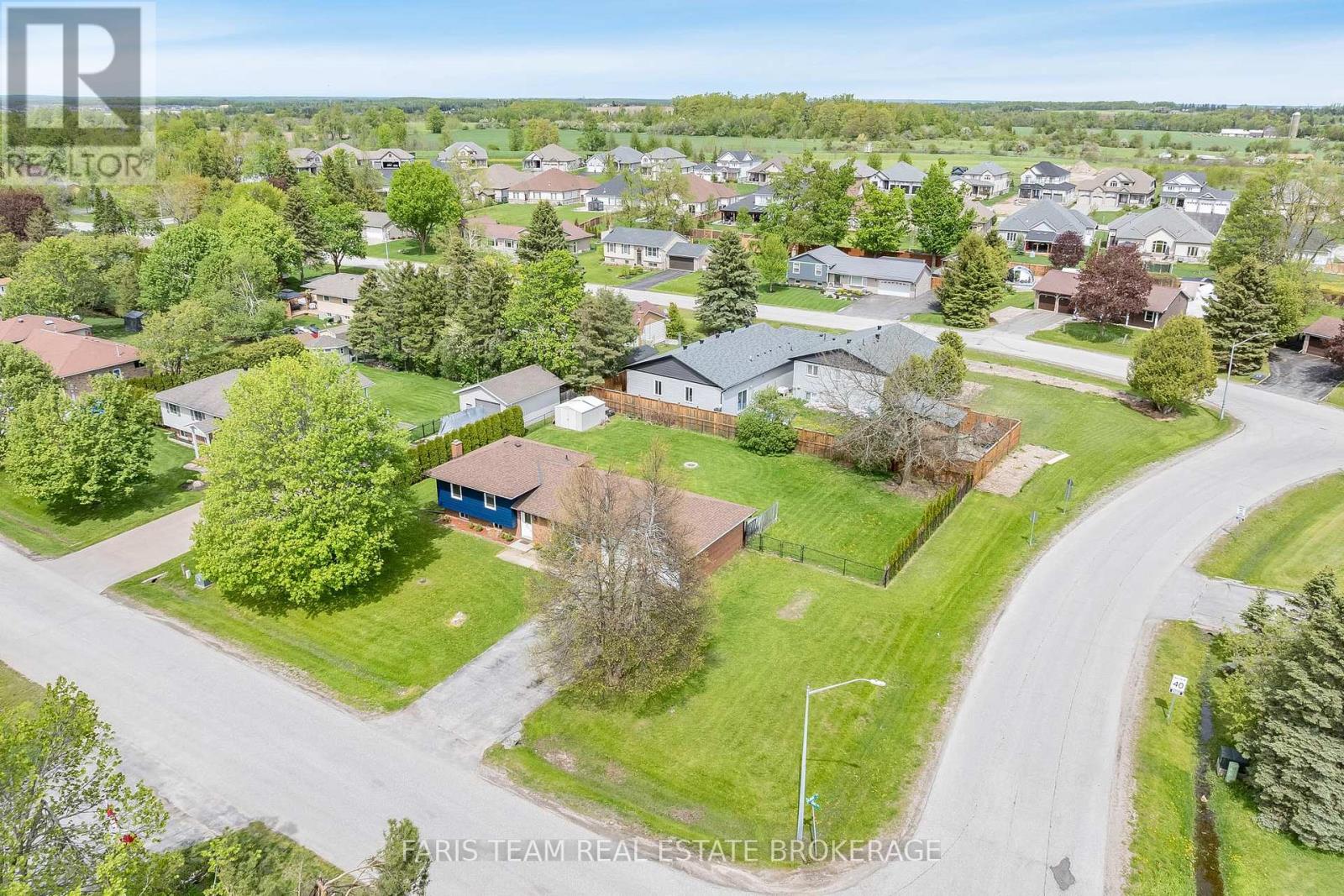 201 Parkside Crescent, Innisfil, Ontario  L9S 1G2 - Photo 2 - N13659462