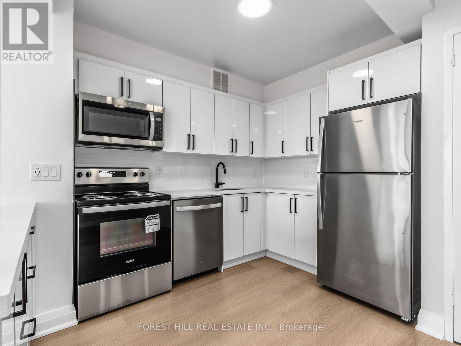 1408 - 141 Lyon Court, Toronto, Ontario  M6B 3H2 - Photo 3 - W13659418