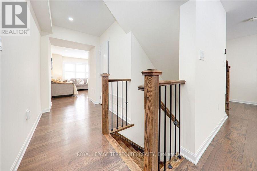 2412 Fall Harvest Crescent, Pickering, Ontario L1X 0G2 - Photo 10 - E13629022