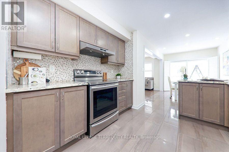 2412 Fall Harvest Crescent, Pickering, Ontario L1X 0G2 - Photo 15 - E13629022