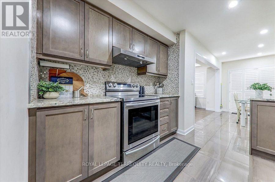 2412 Fall Harvest Crescent, Pickering, Ontario L1X 0G2 - Photo 22 - E13629022
