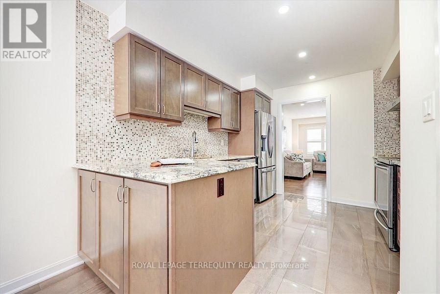 2412 Fall Harvest Crescent, Pickering, Ontario L1X 0G2 - Photo 19 - E13629022