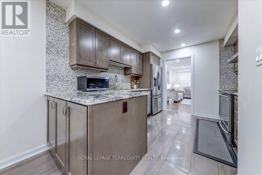 2412 Fall Harvest Crescent, Pickering, Ontario L1X 0G2 - Photo 24 - E13629022