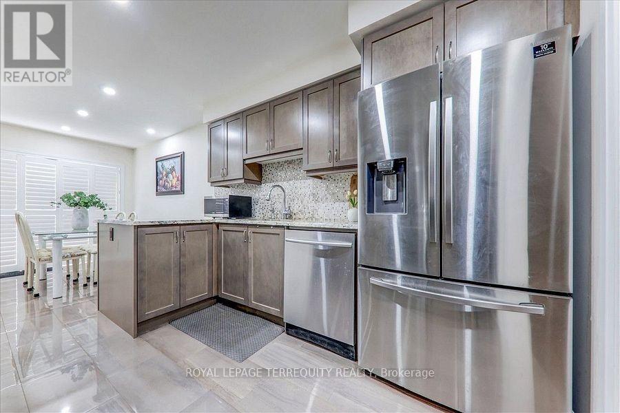 2412 Fall Harvest Crescent, Pickering, Ontario L1X 0G2 - Photo 25 - E13629022