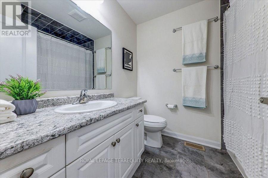 2412 Fall Harvest Crescent, Pickering, Ontario L1X 0G2 - Photo 39 - E13629022