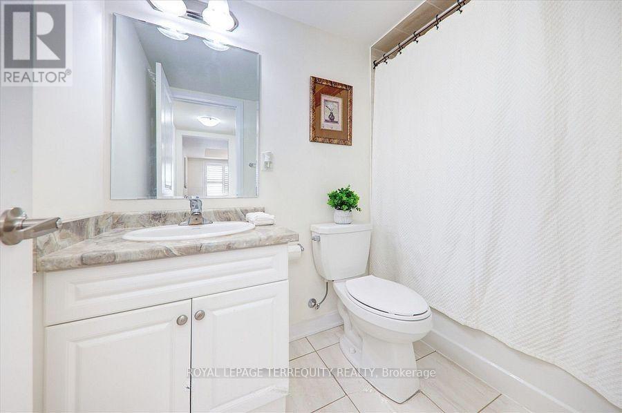 2412 Fall Harvest Crescent, Pickering, Ontario L1X 0G2 - Photo 7 - E13629022