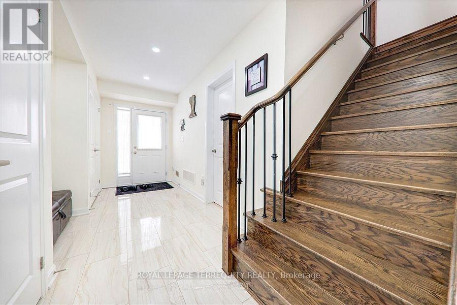 2412 Fall Harvest Crescent, Pickering, Ontario L1X 0G2 - Photo 9 - E13629022