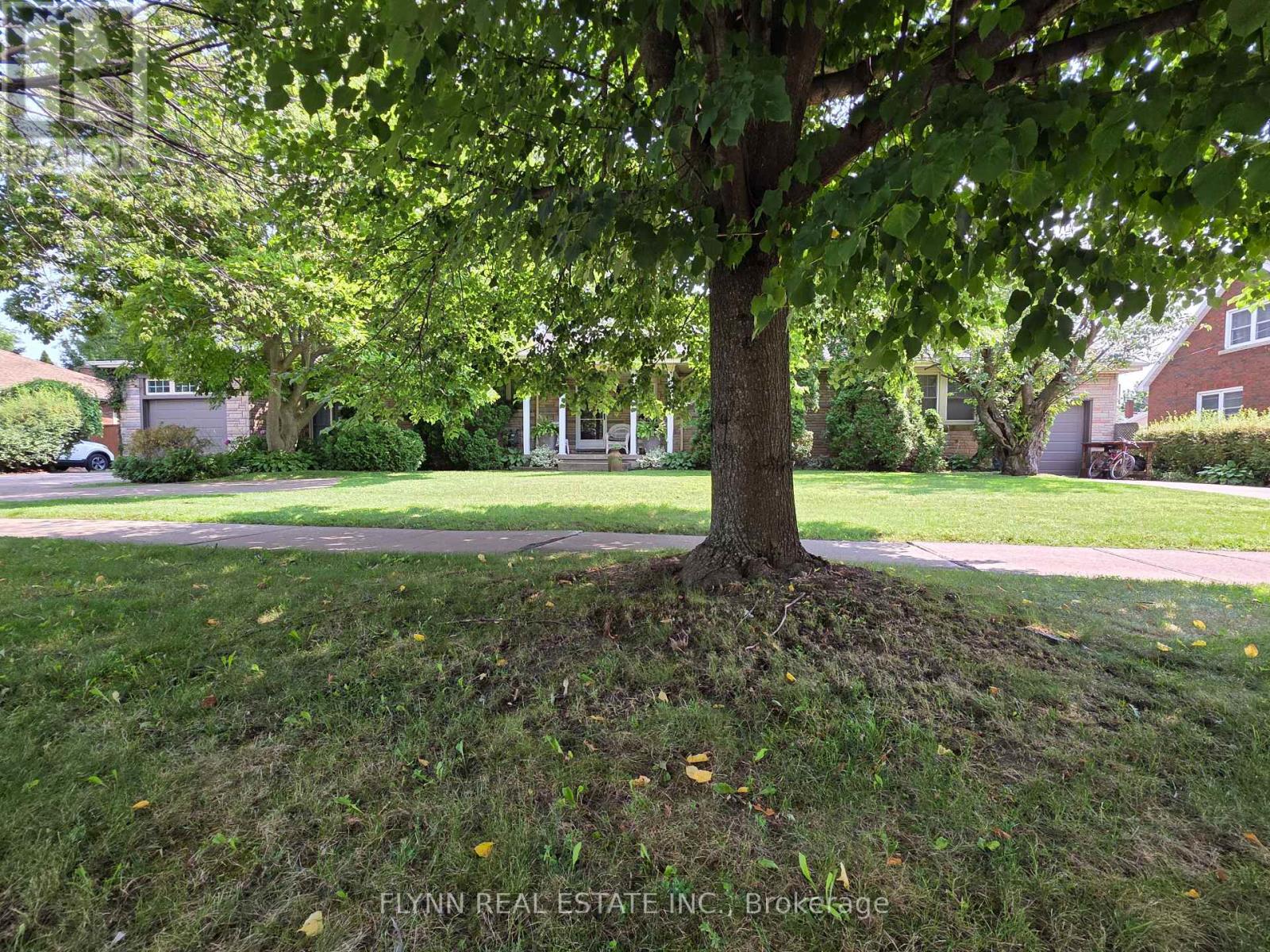 5896 VALLEY WAY, Niagara Falls, Ontario