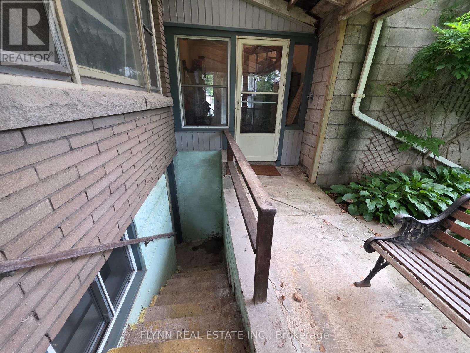 5896 Valley Way, Niagara Falls, Ontario  L2E 1Y1 - Photo 39 - X13650736