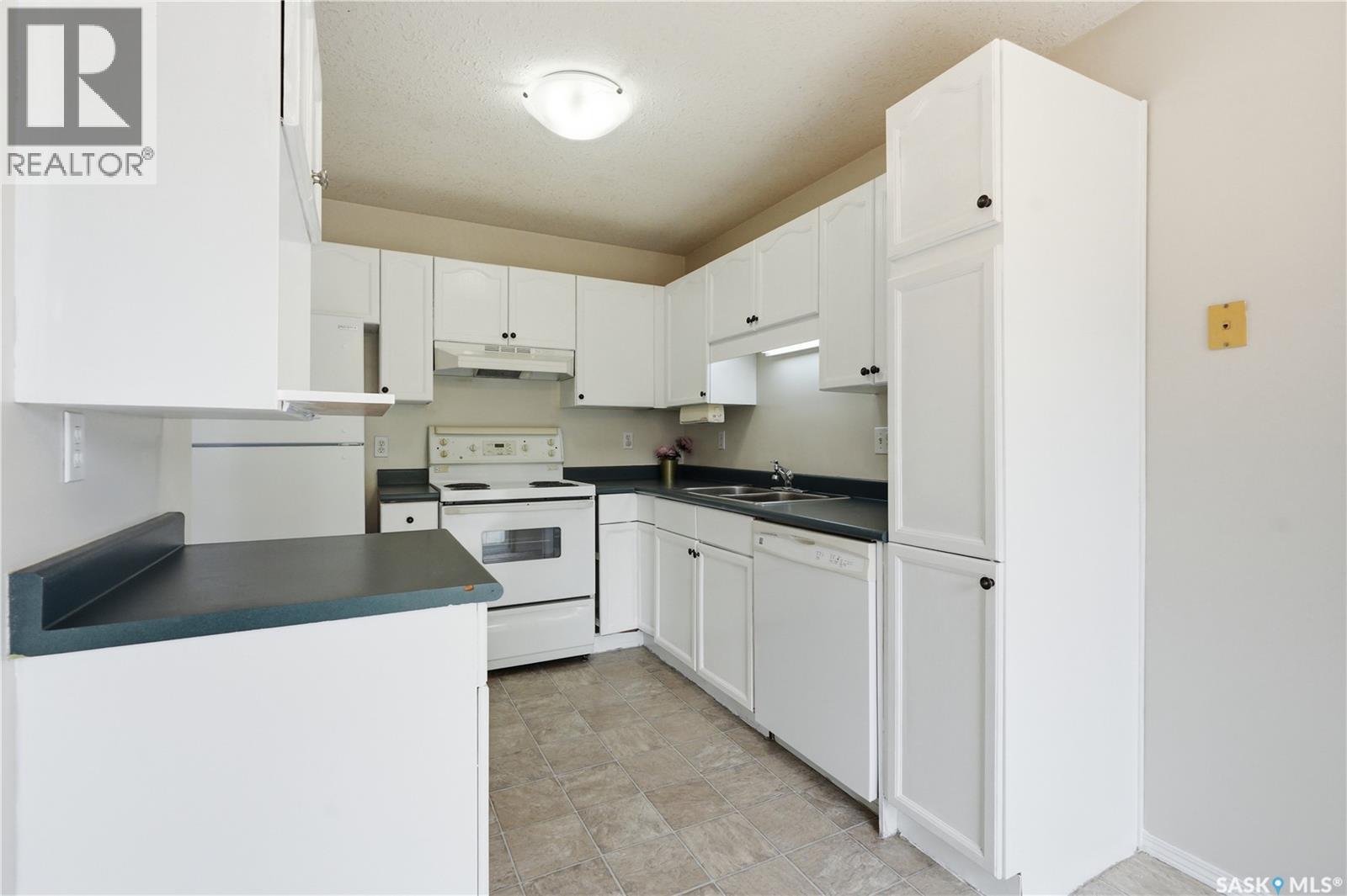 2 110 Keevil Crescent, Saskatoon, Saskatchewan  S7N 4N8 - Photo 8 - SK045136