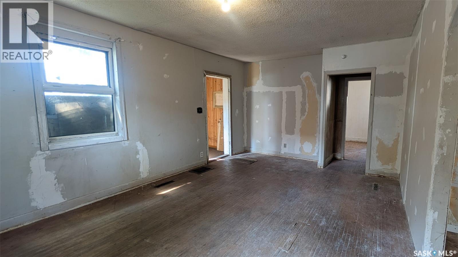 967 Rae Street, Regina, Saskatchewan  S4T 2B5 - Photo 4 - SK045094