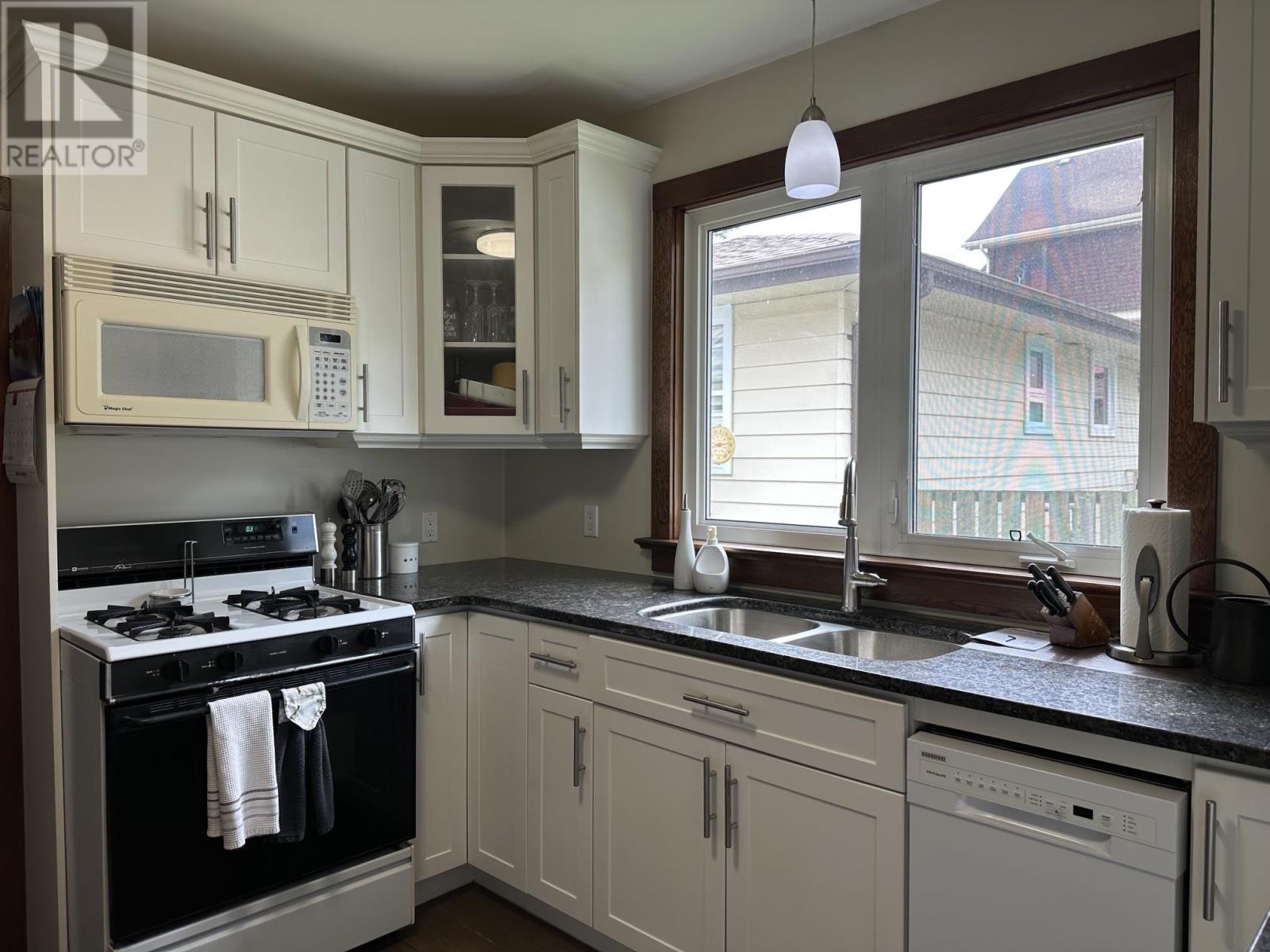 106 College St, Thunder Bay, Ontario  P7A 5J5 - Photo 8 - TB2602314
